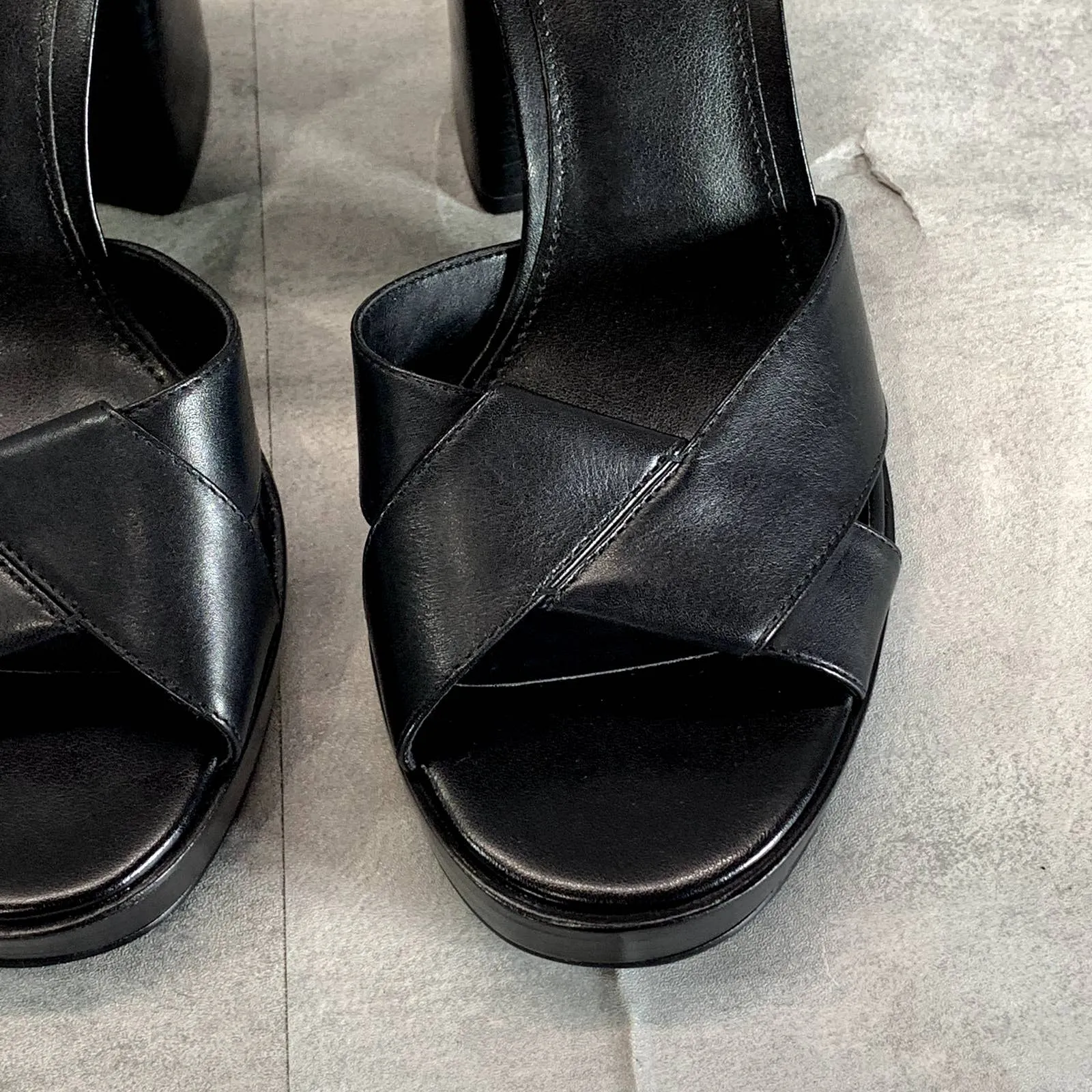 MICHAEL MICHAEL KORS Women's Black Leather Angela Ankle-Strap Dress Sandals SZ10