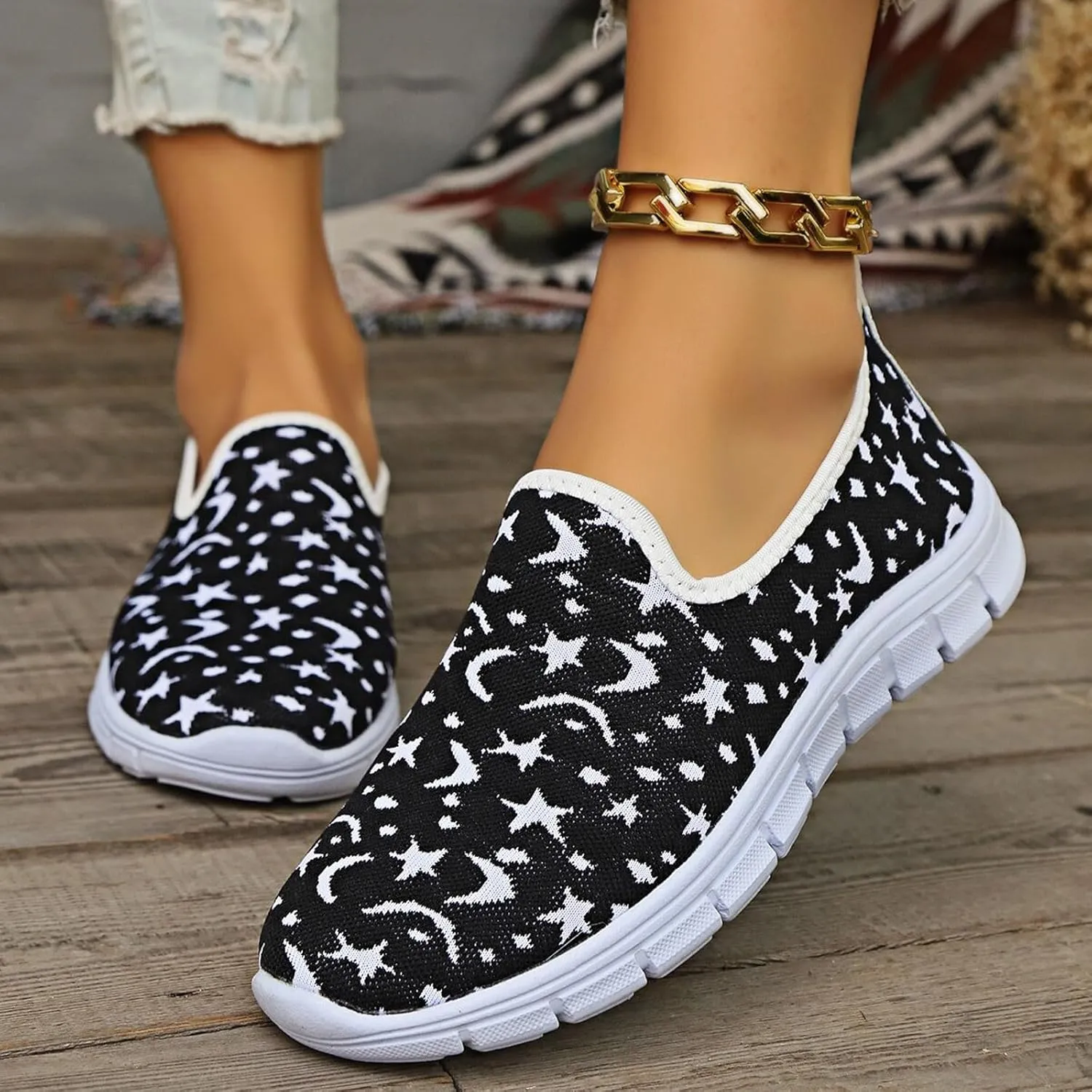 Slip on Walking Shoes Women Memory Foam Non Slip Comfortable Running Shoes Breathable Mesh Sports Workout Tennis Shoes Lightweight Fashion Sneakers