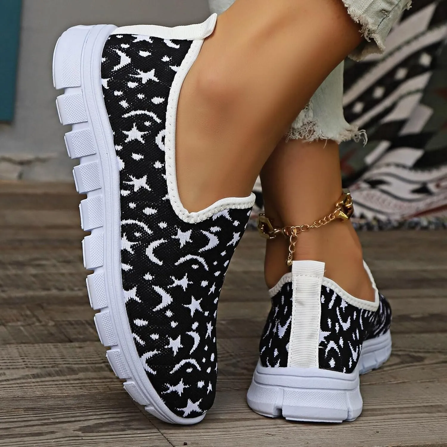 Slip on Walking Shoes Women Memory Foam Non Slip Comfortable Running Shoes Breathable Mesh Sports Workout Tennis Shoes Lightweight Fashion Sneakers